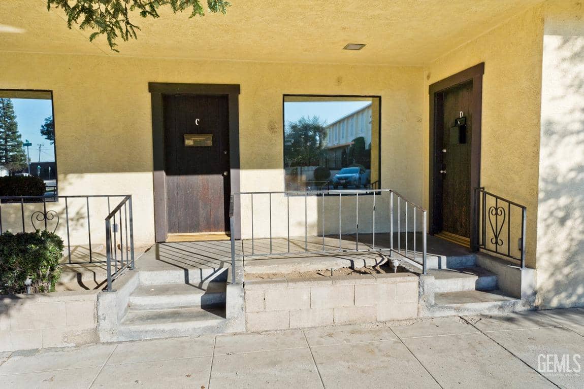 1004 H Street — photo 2