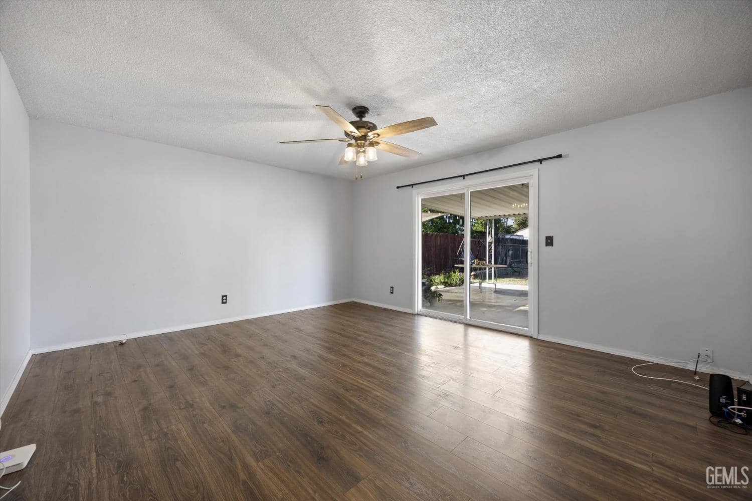 6712 Cedarcrest Avenue — photo 6