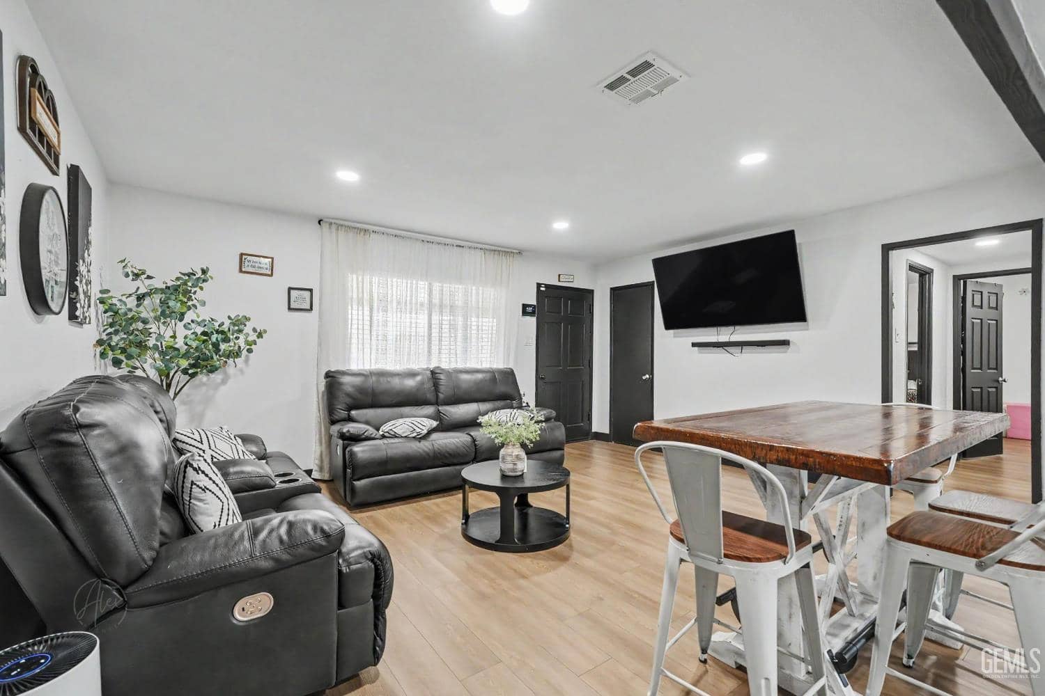 2505 Valorie Avenue — photo 6