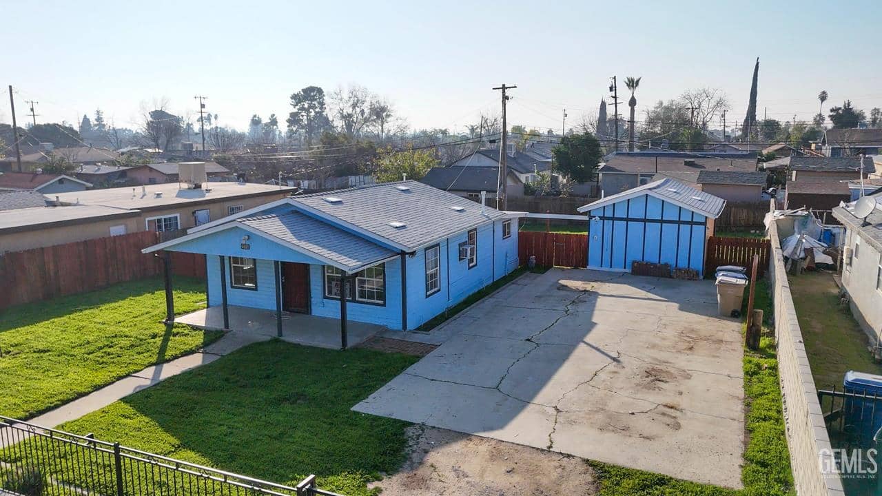 2326 Nelson Street — photo 1