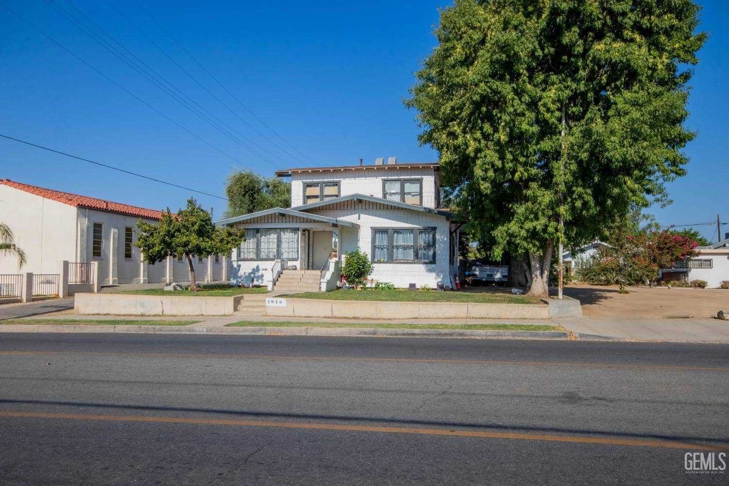 1910 Baker Street — photo 4