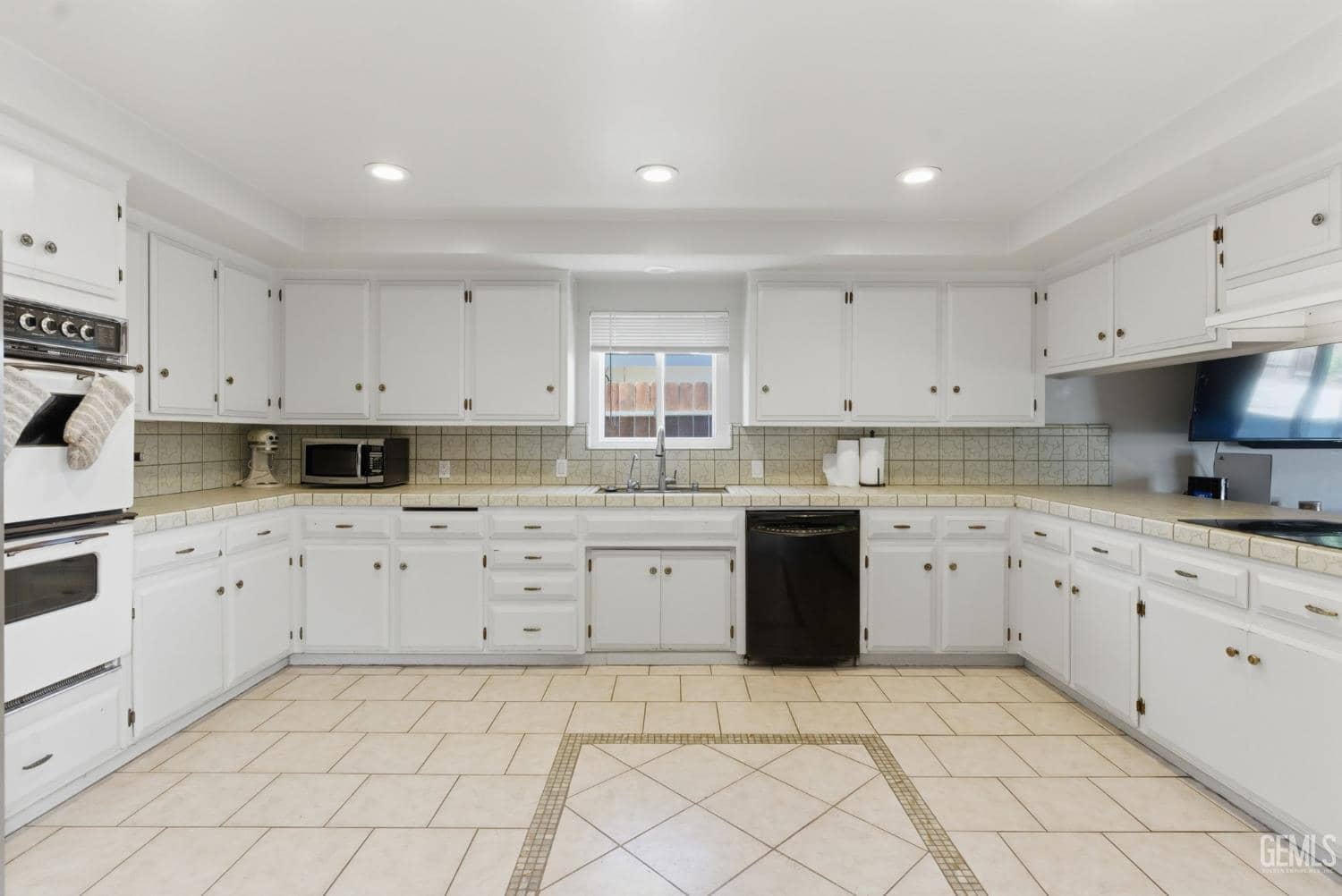 2418 Pinon Springs — photo 5