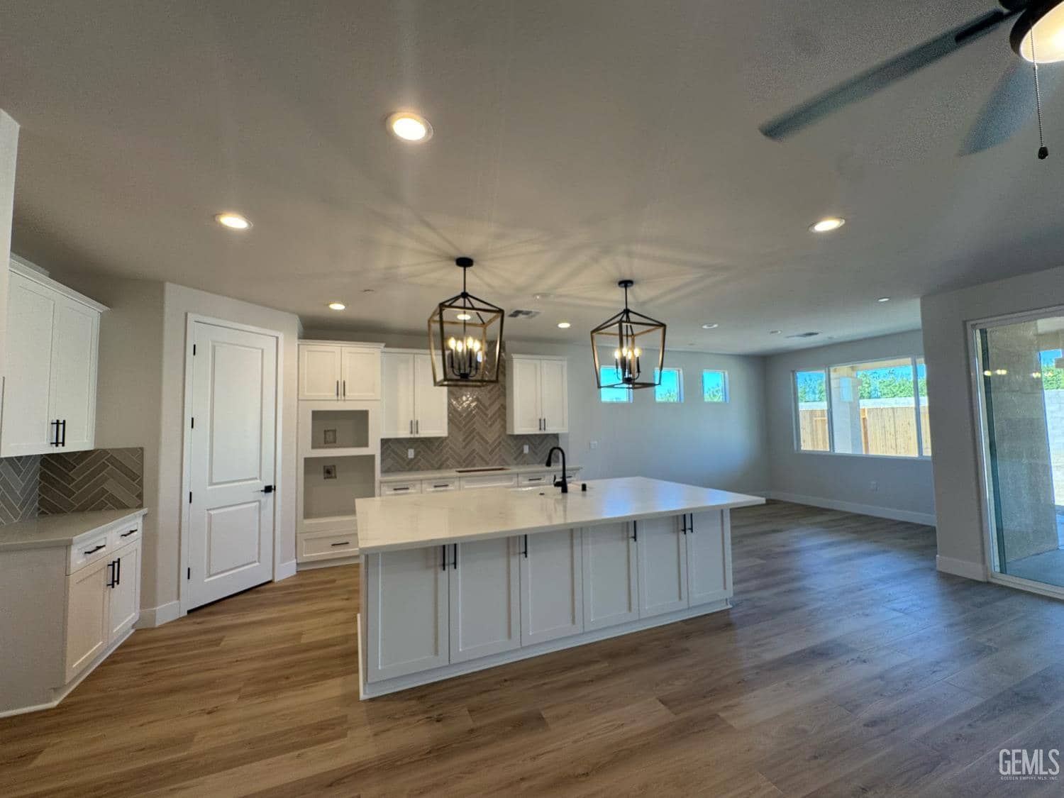 7725 DENMARSH Street — photo 2