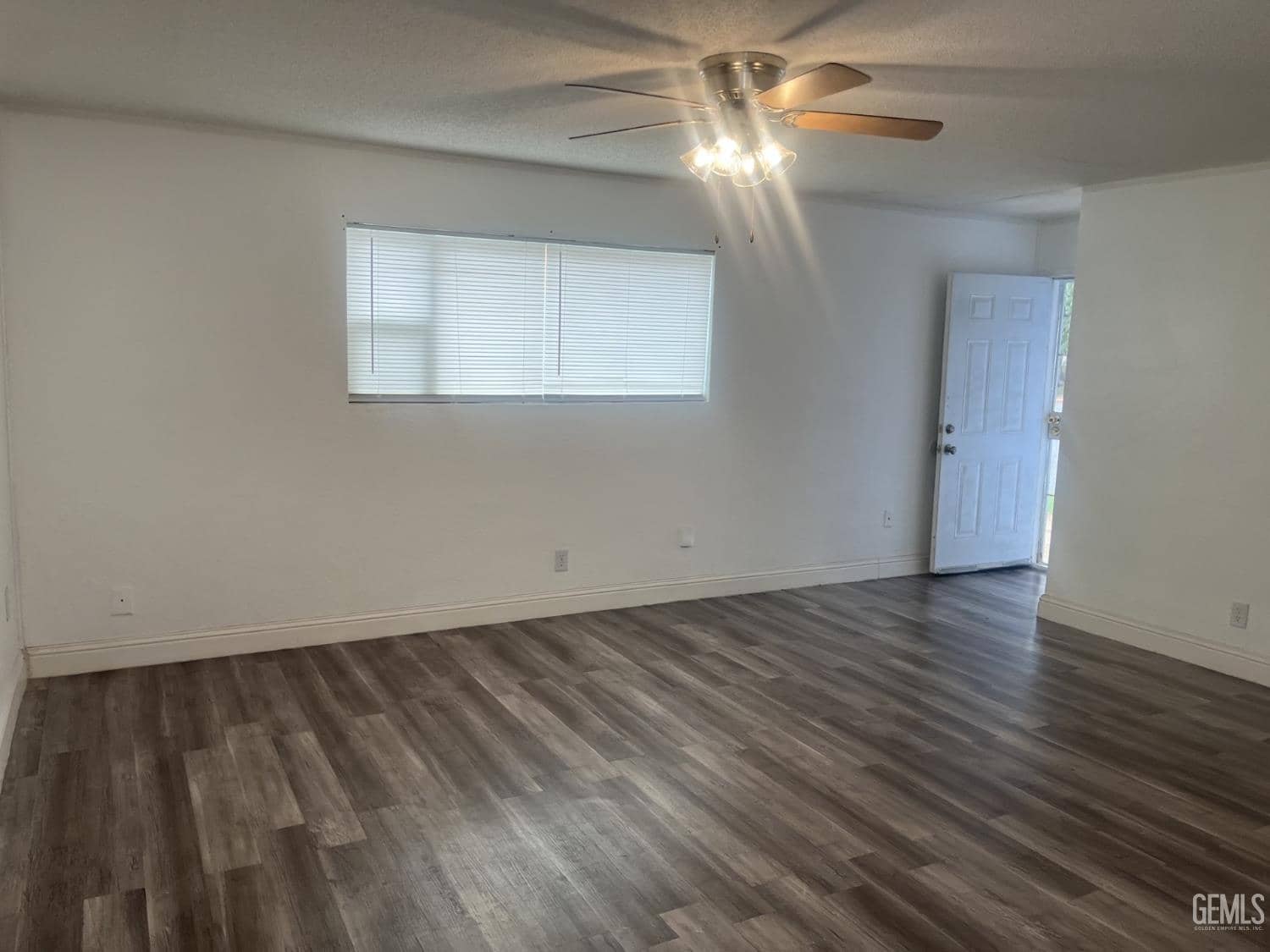 2612 Norman Avenue — photo 6
