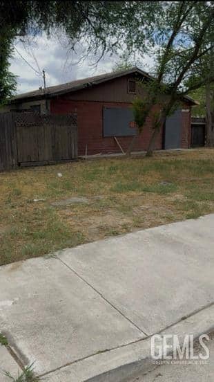 9817 Glenn Street — photo 1