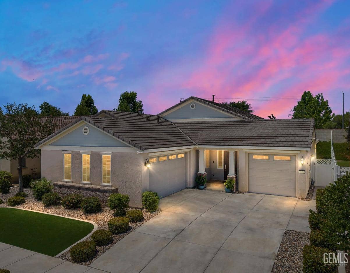 13710 Pixton Avenue — photo 1