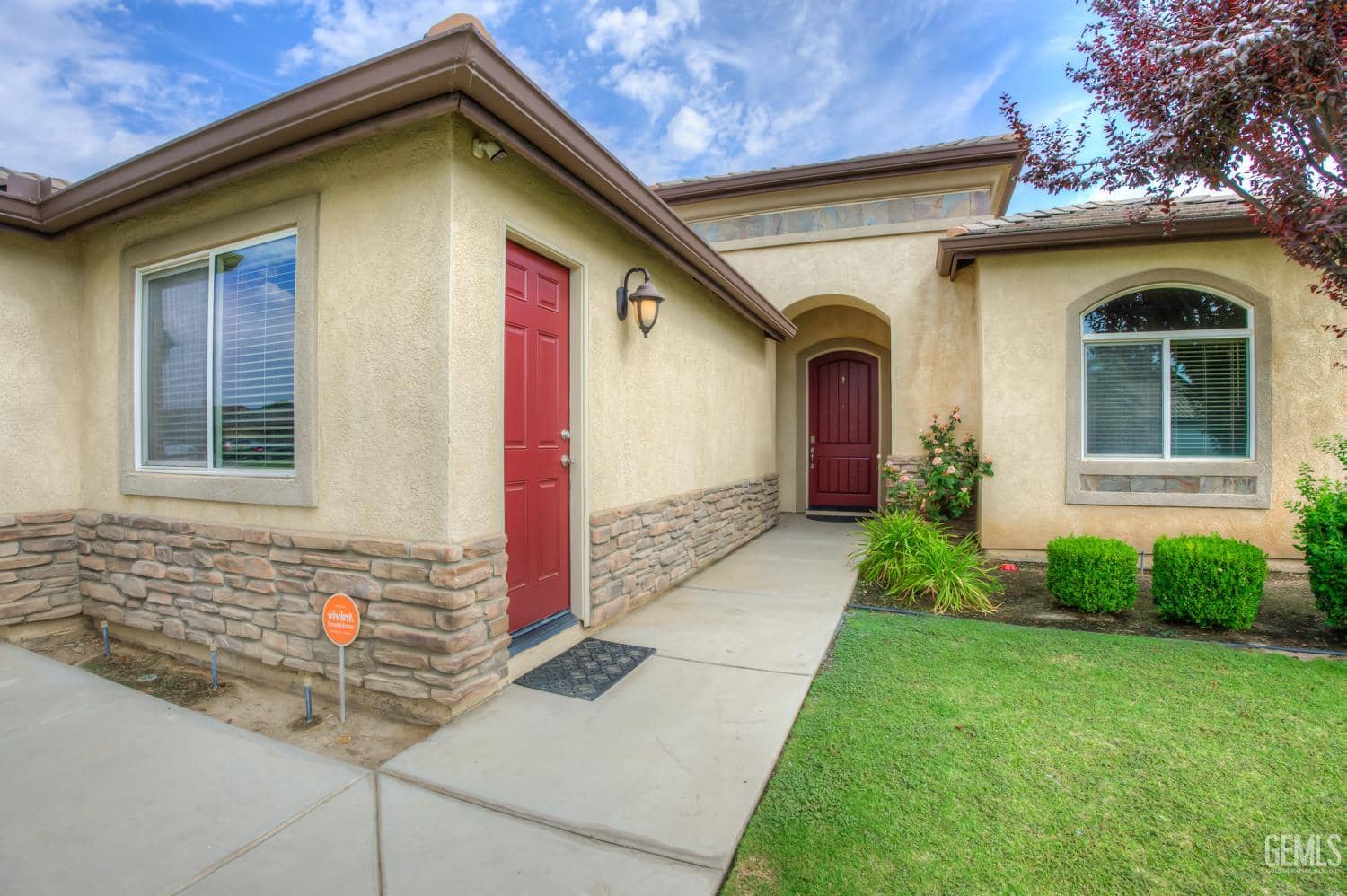 9500 Meadow Falls Drive — photo 3