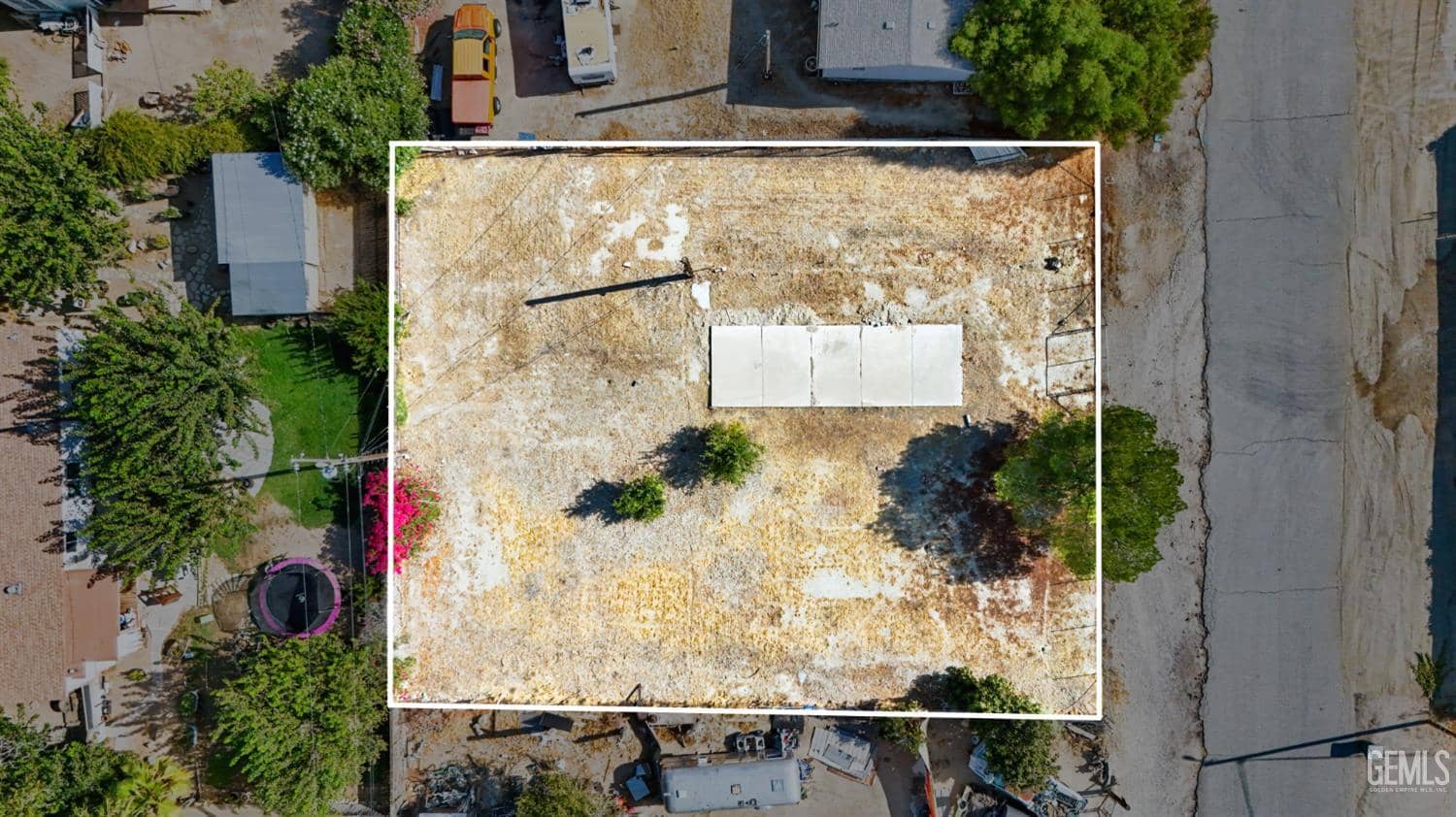 908 Fresno Street — photo 4