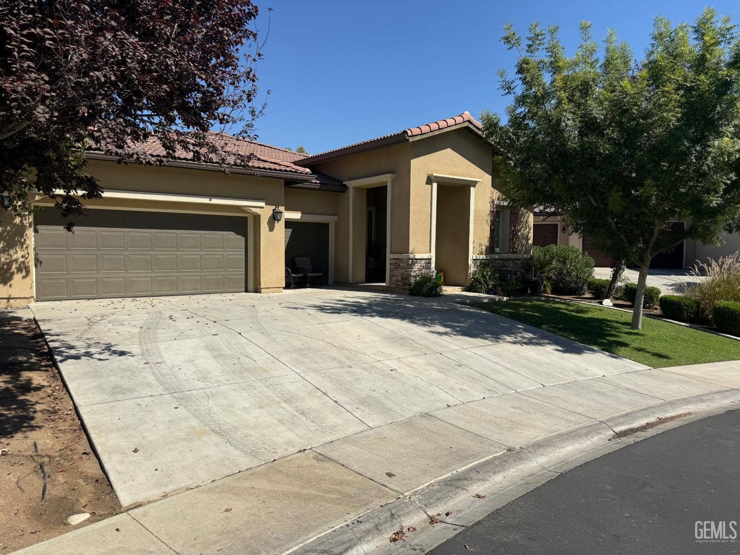5014 Ventana Canyon Drive