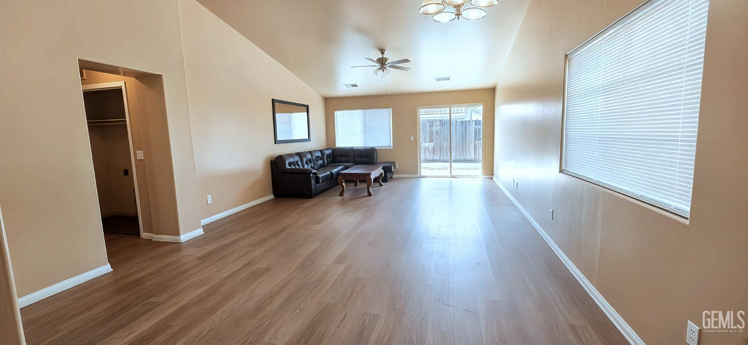 411 Scarletfire Drive — photo 3