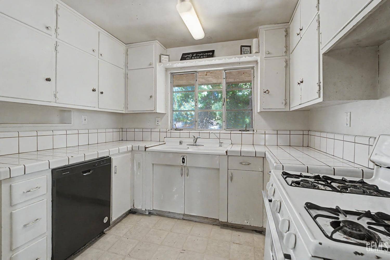 2701 N Inyo Street — photo 3