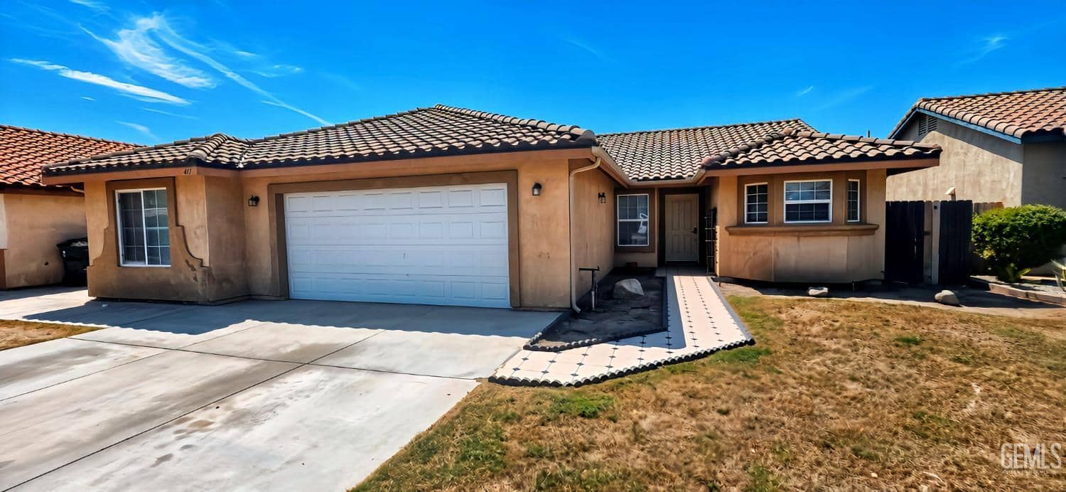 411 Scarletfire Drive — photo 2