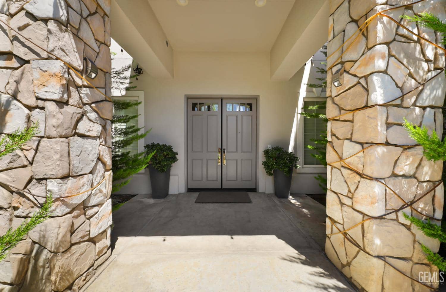1502 Pembridge Court — photo 4