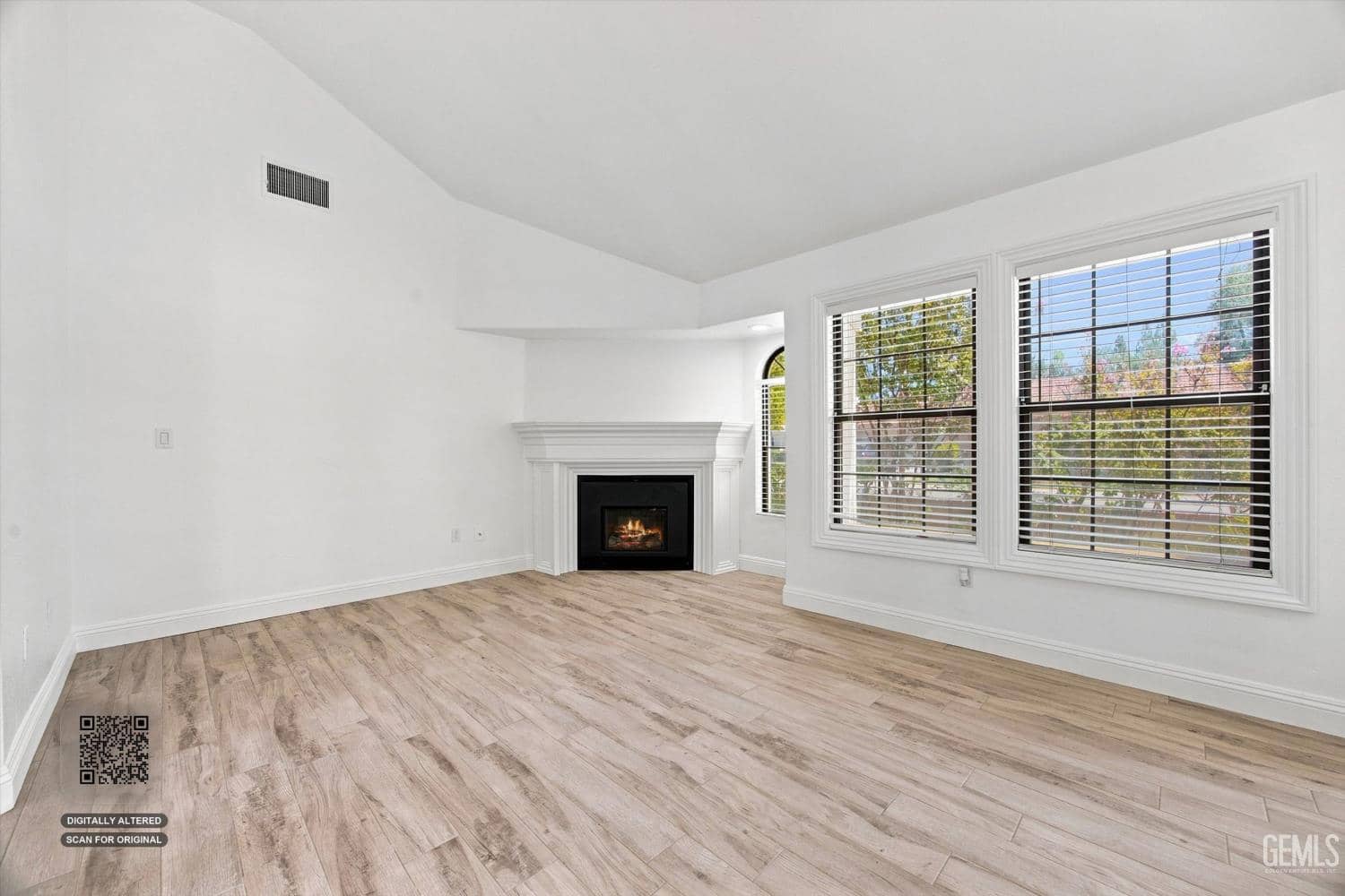 8112 Chaucer Street — photo 6