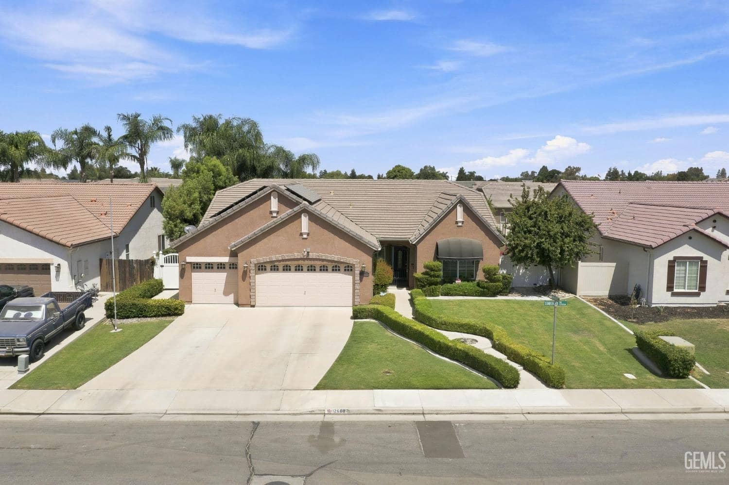 12600 Stablegate Drive — photo 2