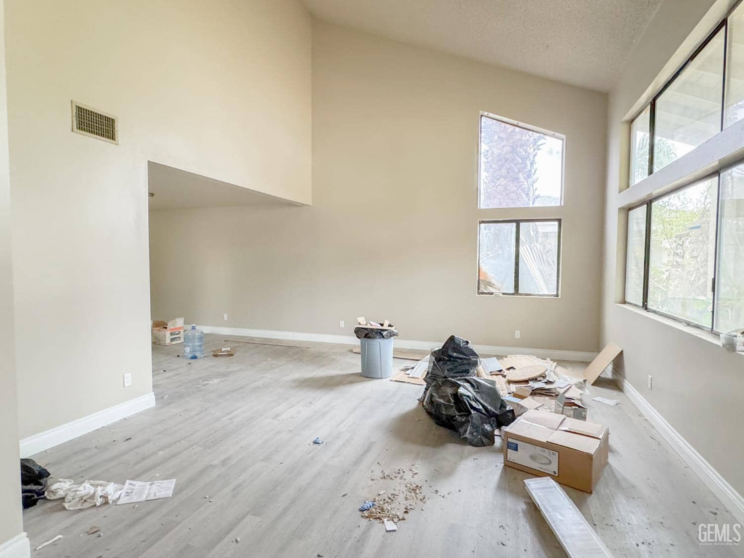 8000 Shetland Drive — photo 2
