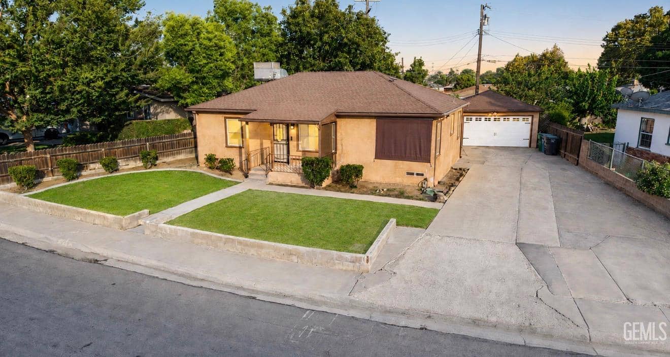 3010 Peerless Avenue