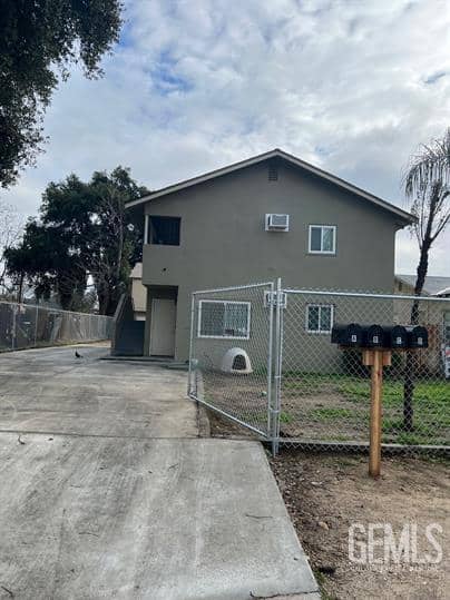 2207 River Boulevard — photo 2