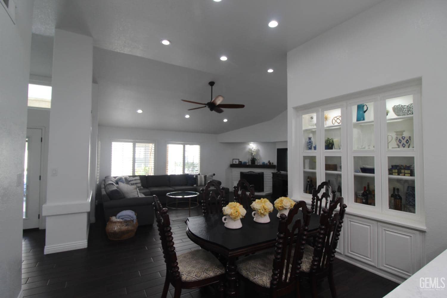 8205 New Castle Street — photo 3
