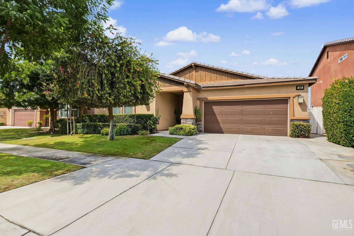 305 White Alder Drive — photo 4