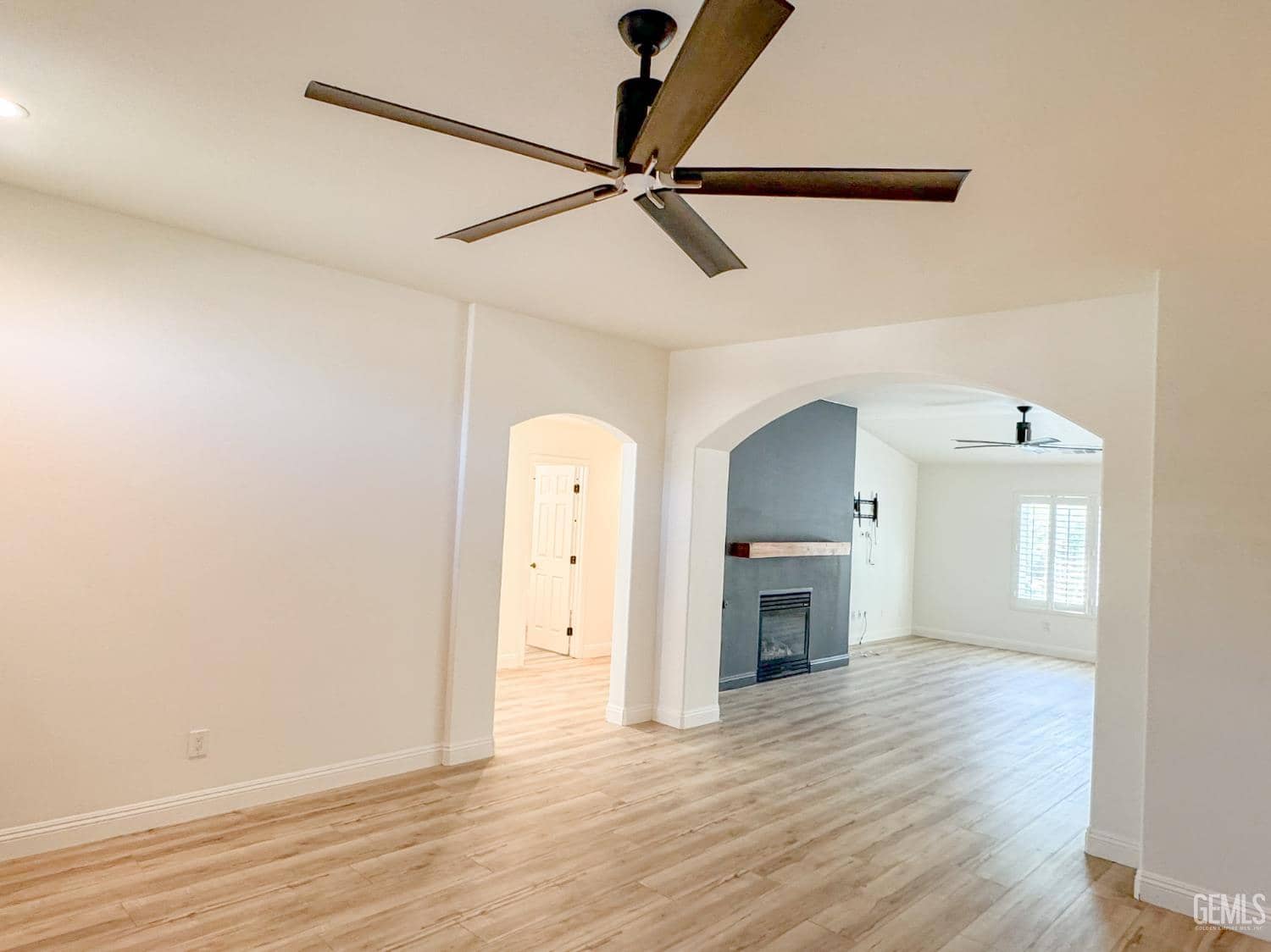 11307 Mercatello Avenue — photo 6