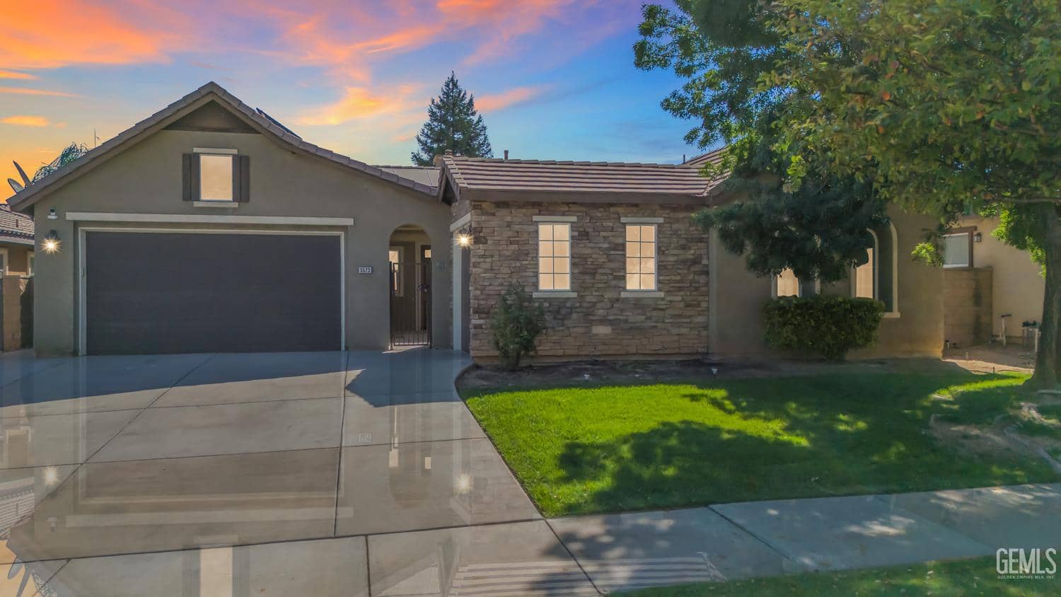 5523 Segovia Way — photo 2