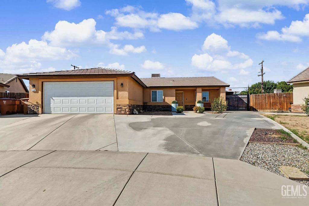 6100 Pizarro Street — photo 4