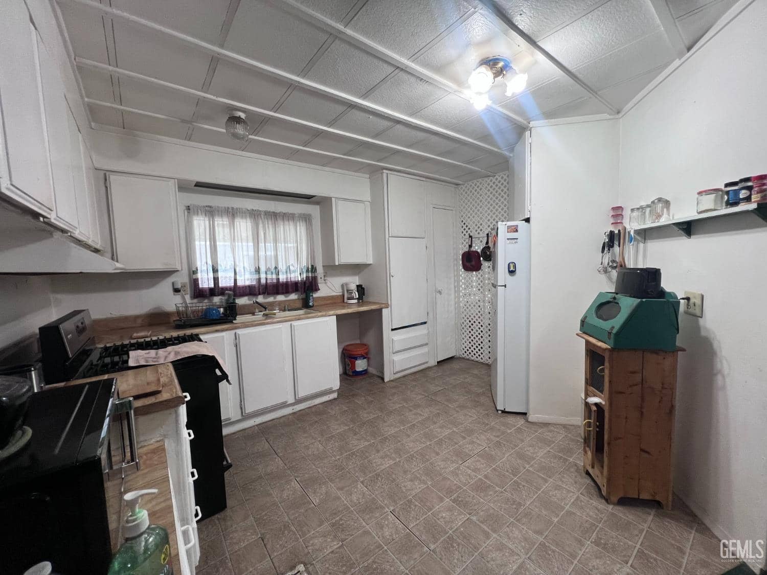 6601 Eucalyptus Drive — photo 4