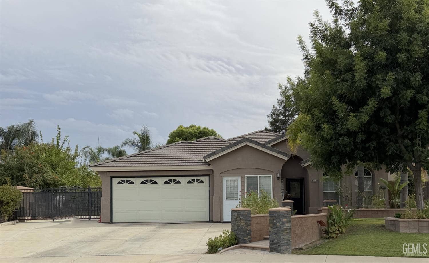 9705 Commodore Drive — photo 5