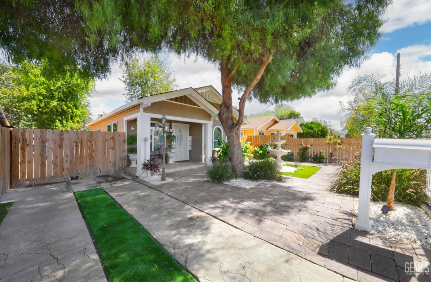 710 R Street — photo 3