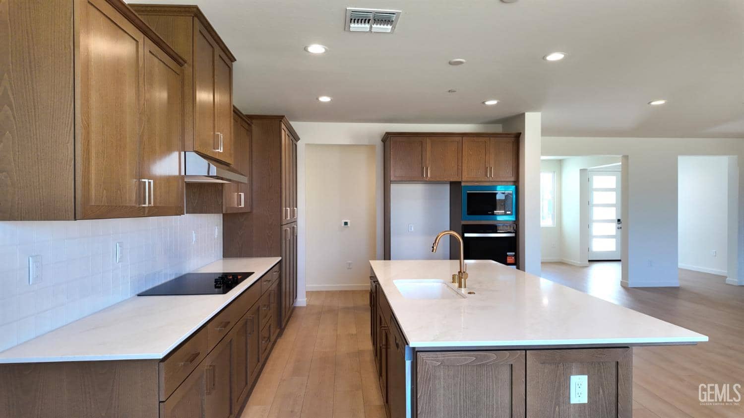 704 Grande Court — photo 4