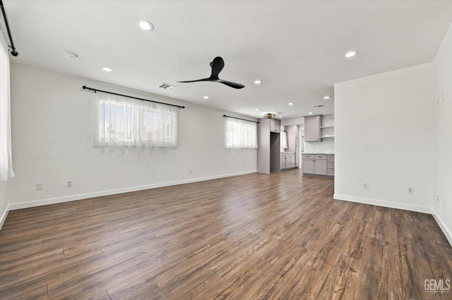 102 Brentwood Drive — photo 4