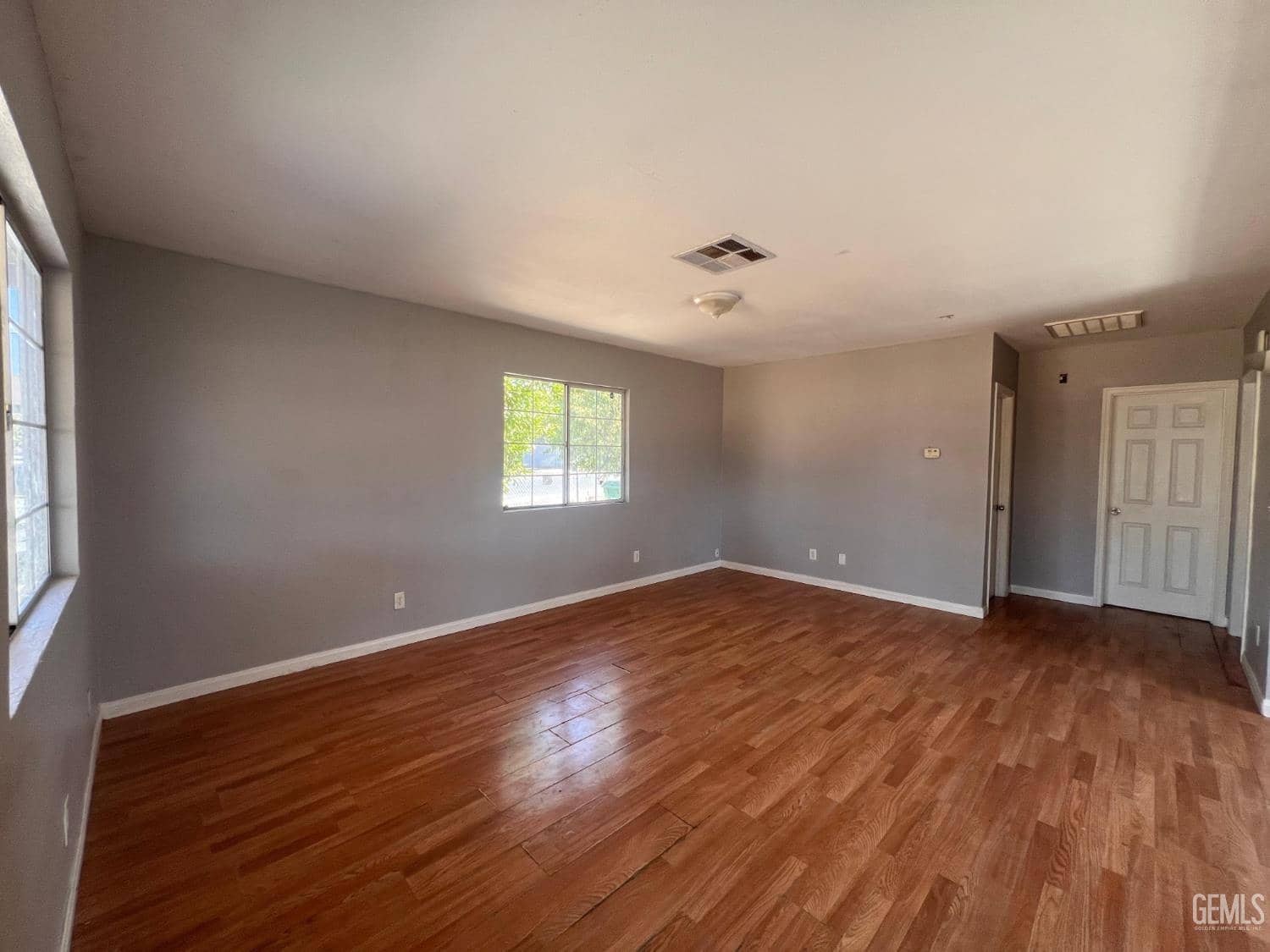 931 Knotts Street — photo 3