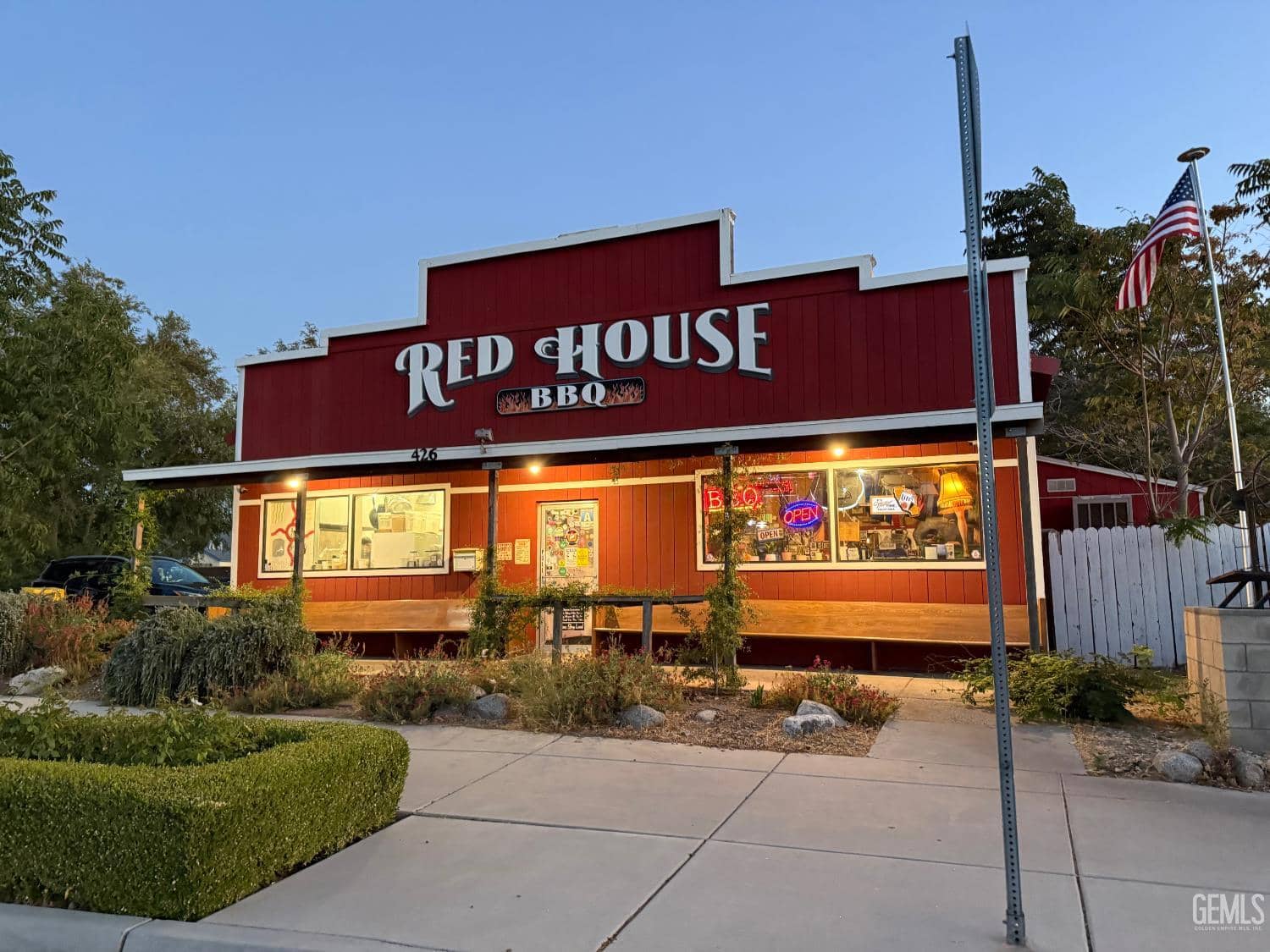 426 E Tehachapi Boulevard