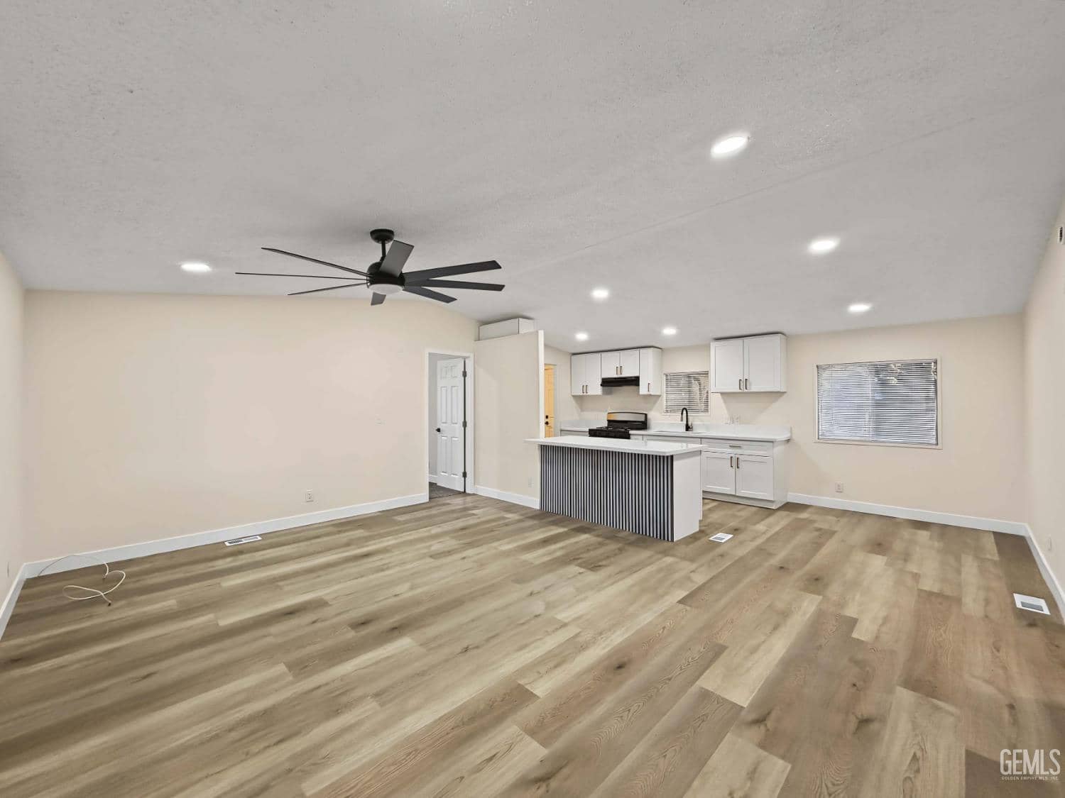 14556 E Tehachapi Boulevard — photo 4