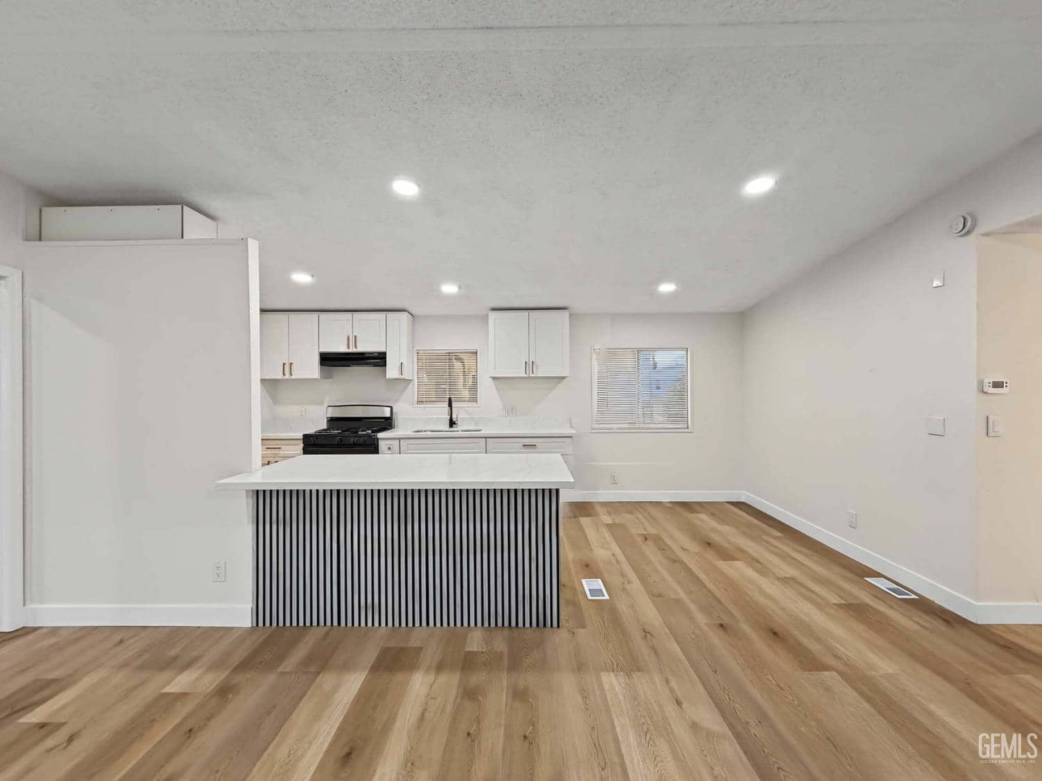 14556 E Tehachapi Boulevard — photo 3