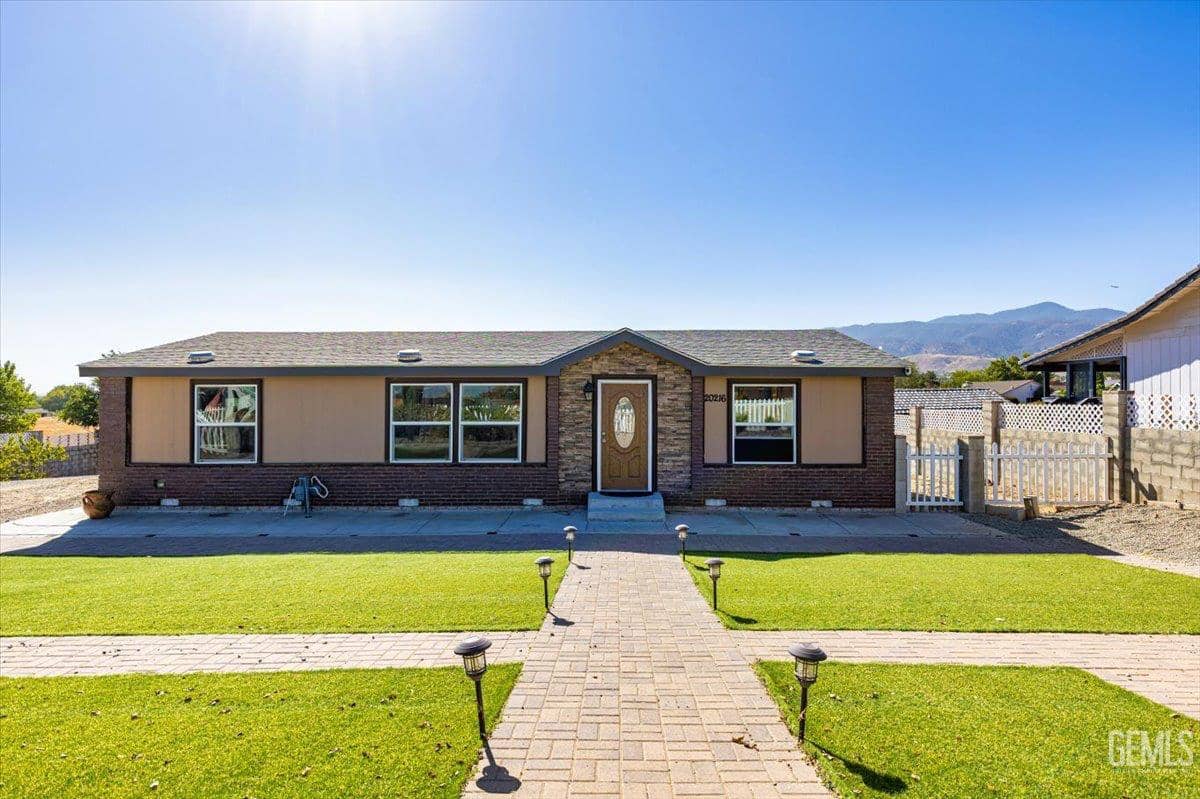 20216 Mesa Drive — photo 1