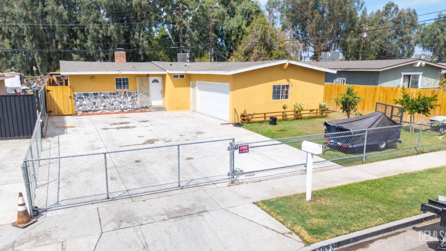 3613 Balboa
