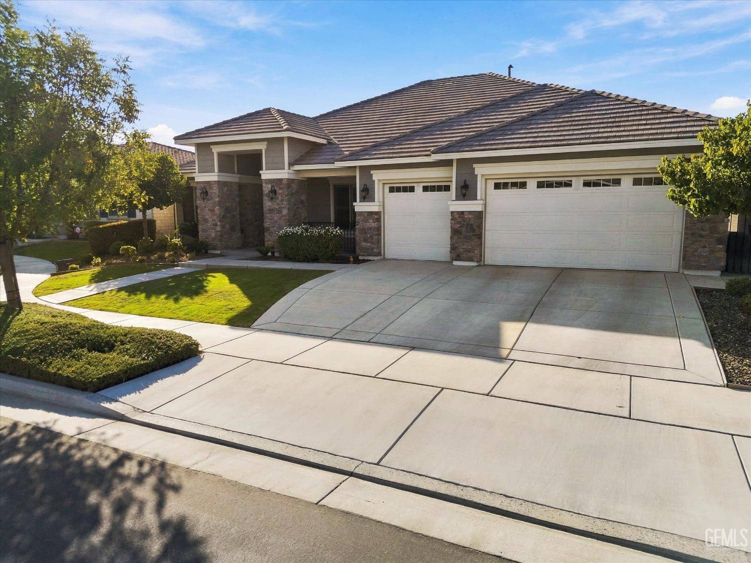 4113 Greendale Court — photo 2