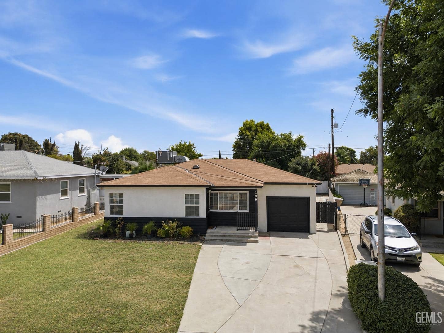 109 La Mesa Drive