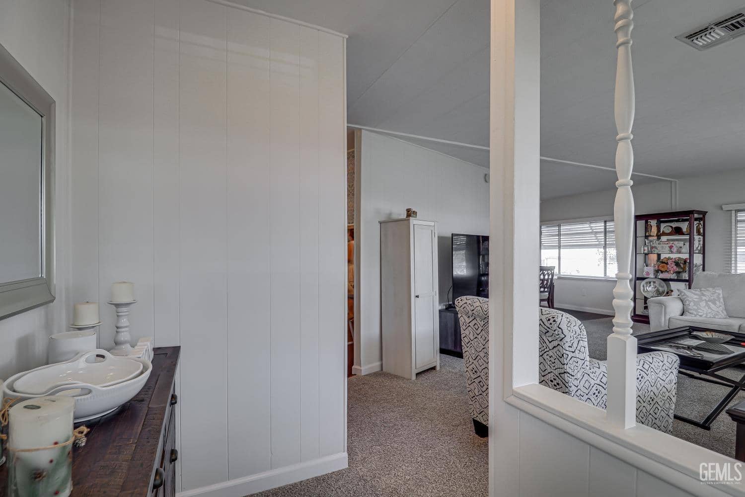 400 E Roberts Lane — photo 5