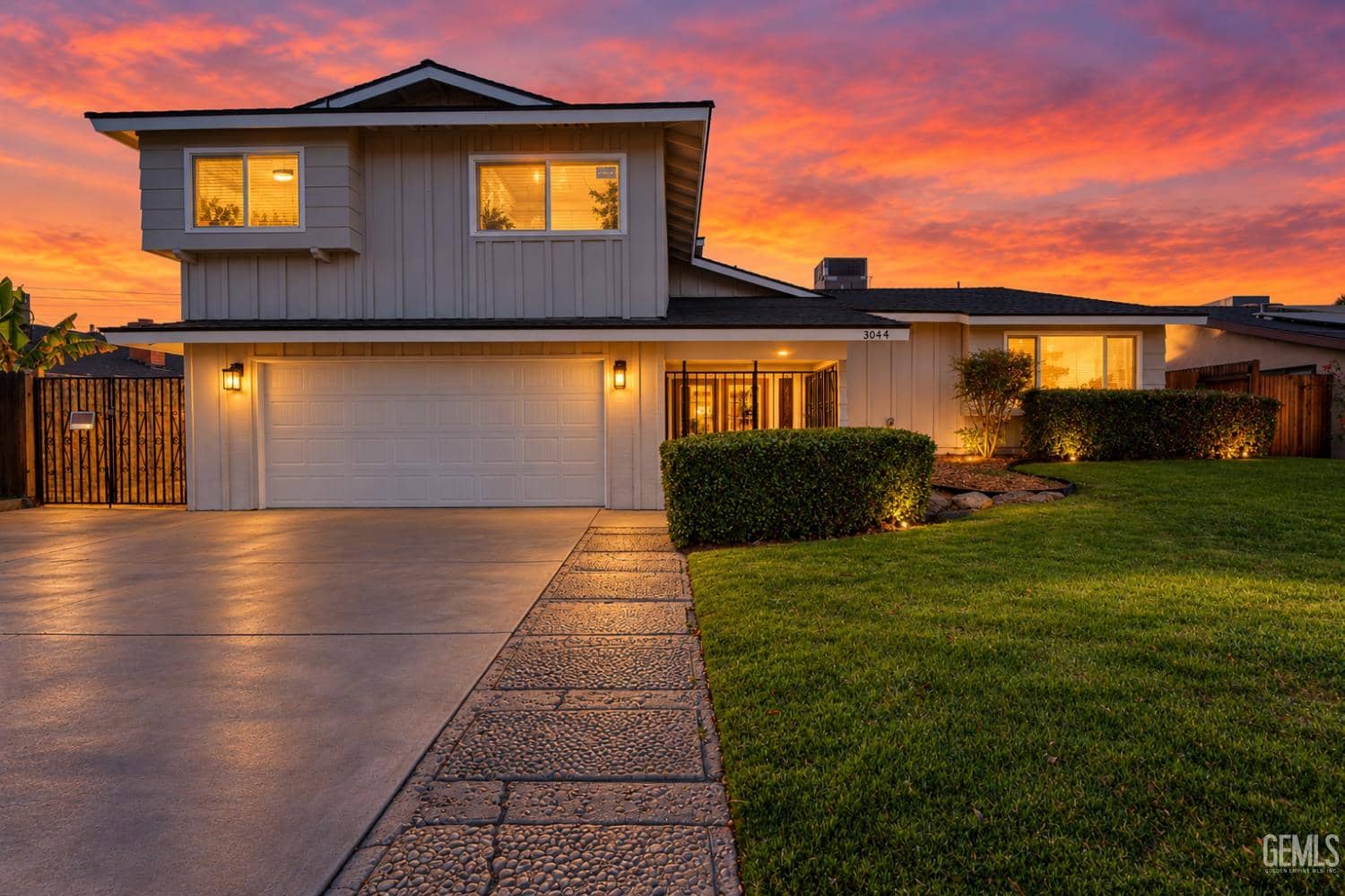3044 Jacaranda Drive