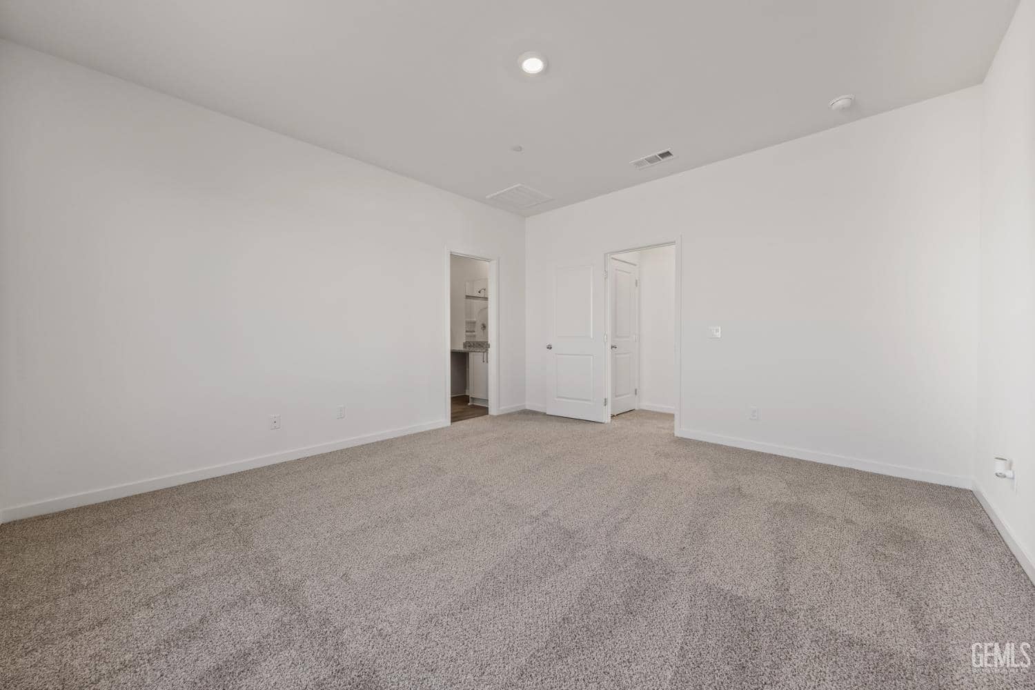 7940 Blueberry Avenue — photo 6