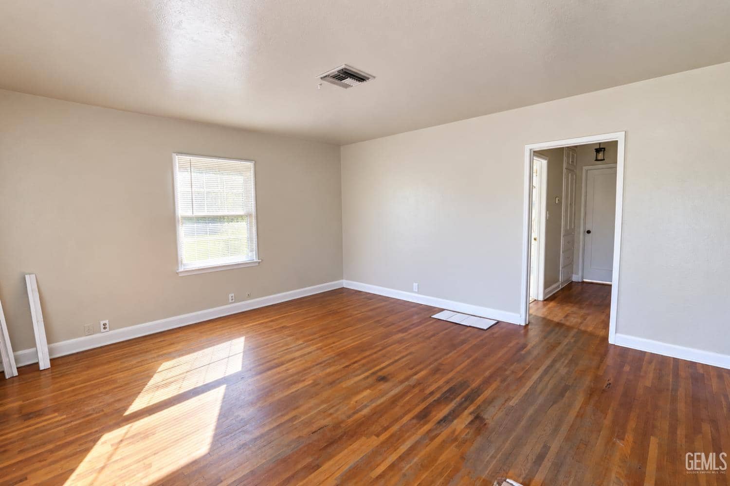 213 El Tejon Avenue — photo 2