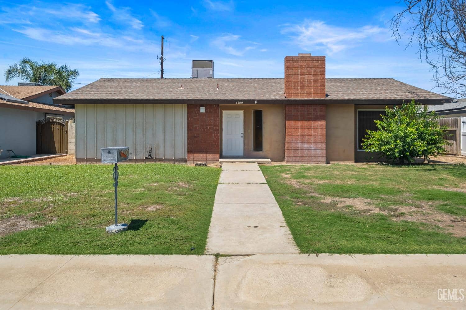 4300 Starling Drive — photo 2