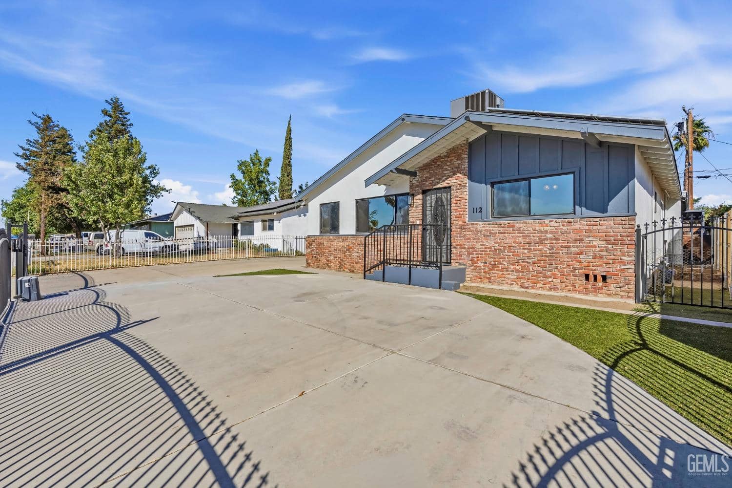 112 Sequoia Drive — photo 2