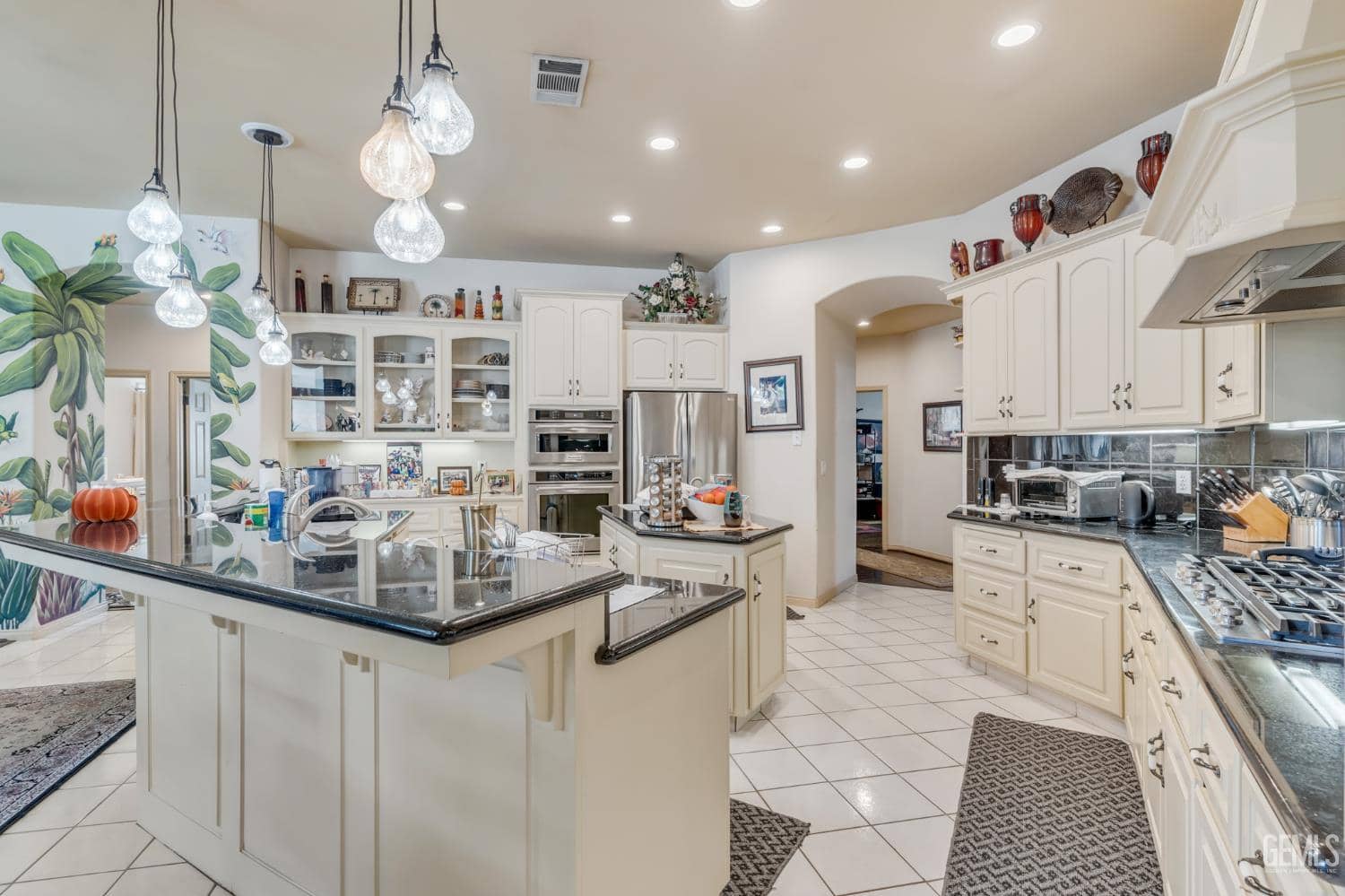 11315 Queensbury Drive — photo 2