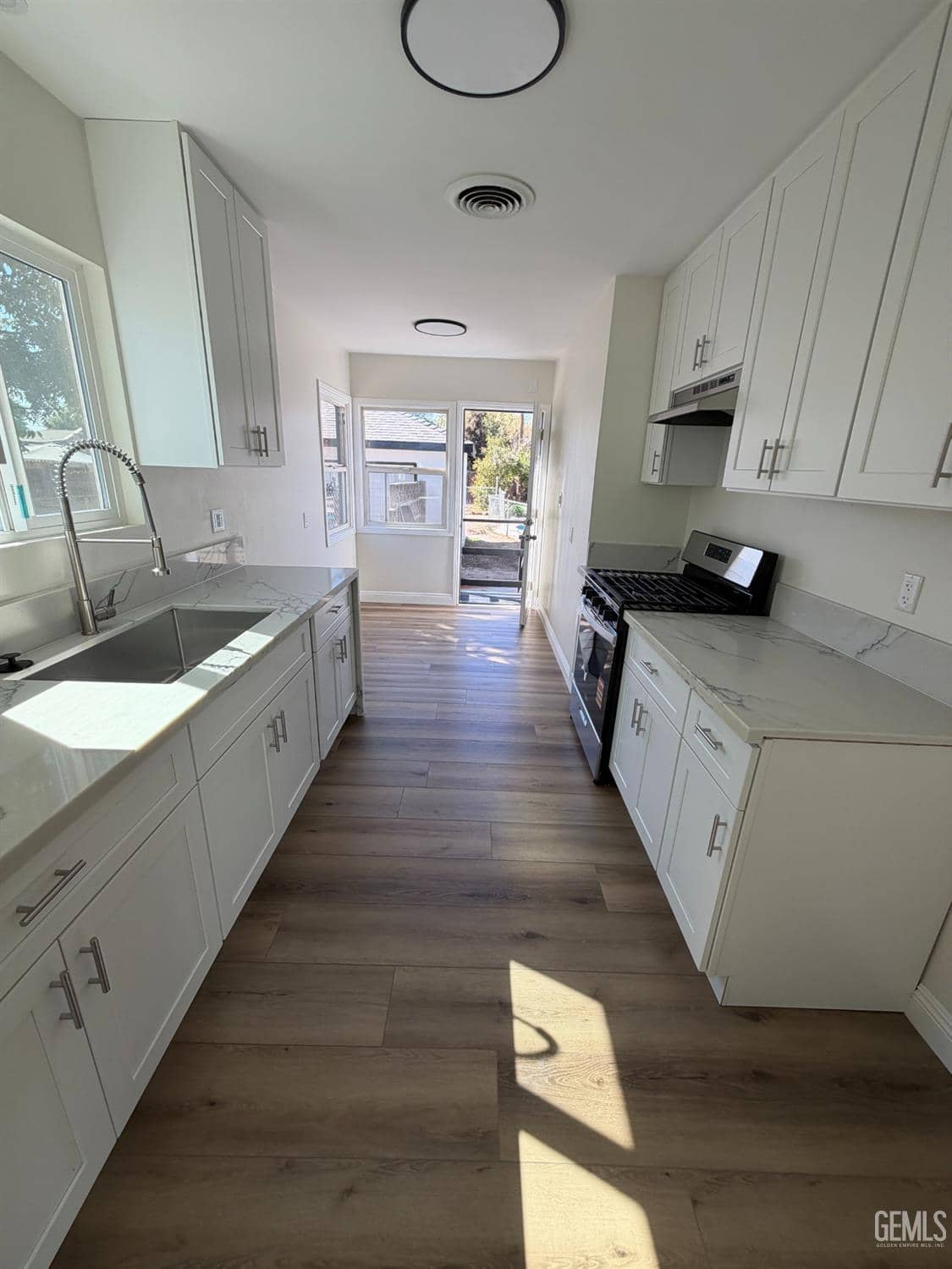 125 Myrtle Street — photo 5