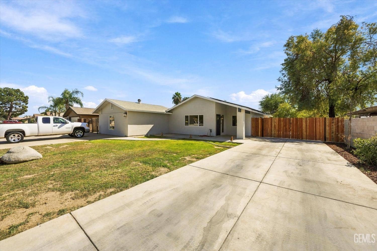 10601 Michele Avenue — photo 2