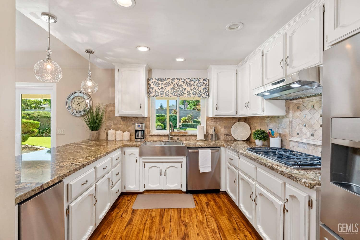 12107 Red Rose Way — photo 3